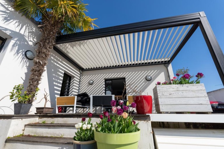 Pergola bioclimatique sur mesure à Dampierre-les-Bois